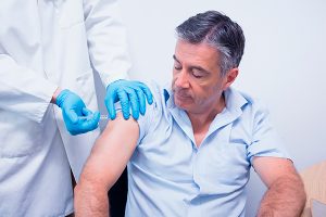 los adultos deberian vacunarse contra el sarampión